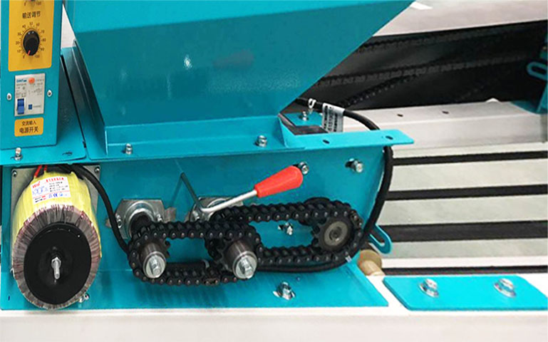 農(nóng)業(yè)播種機(jī)設(shè)備安裝使用圣元電源變壓器